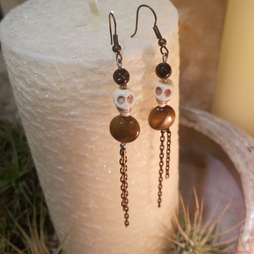 Tigers eye & skully earrings